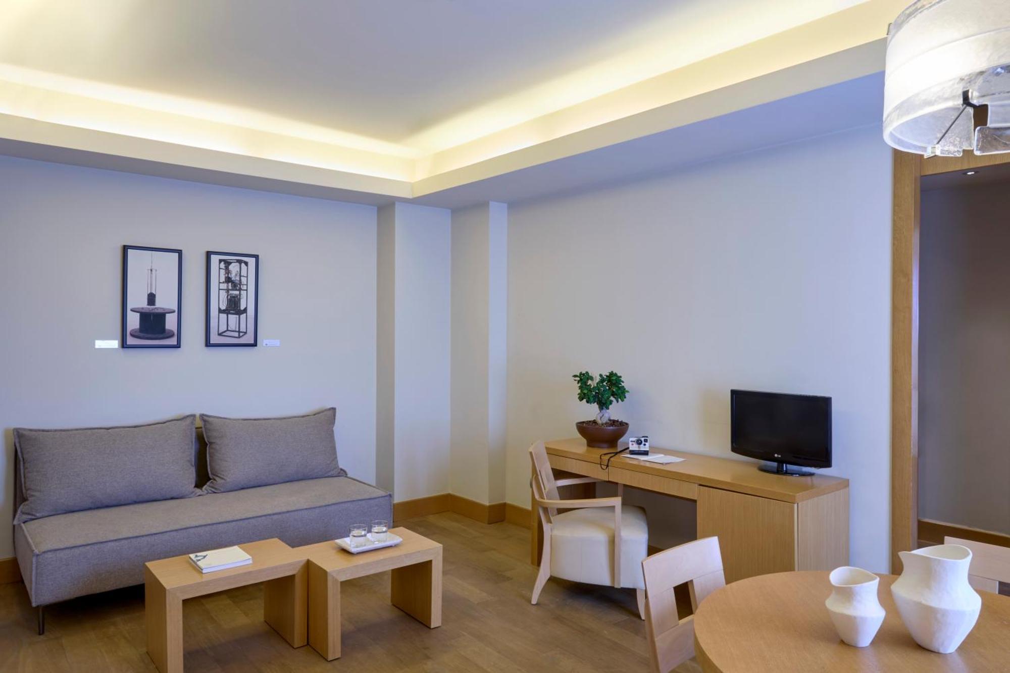 Lazart Hotel, Trademark Collection By Wyndham Soluň